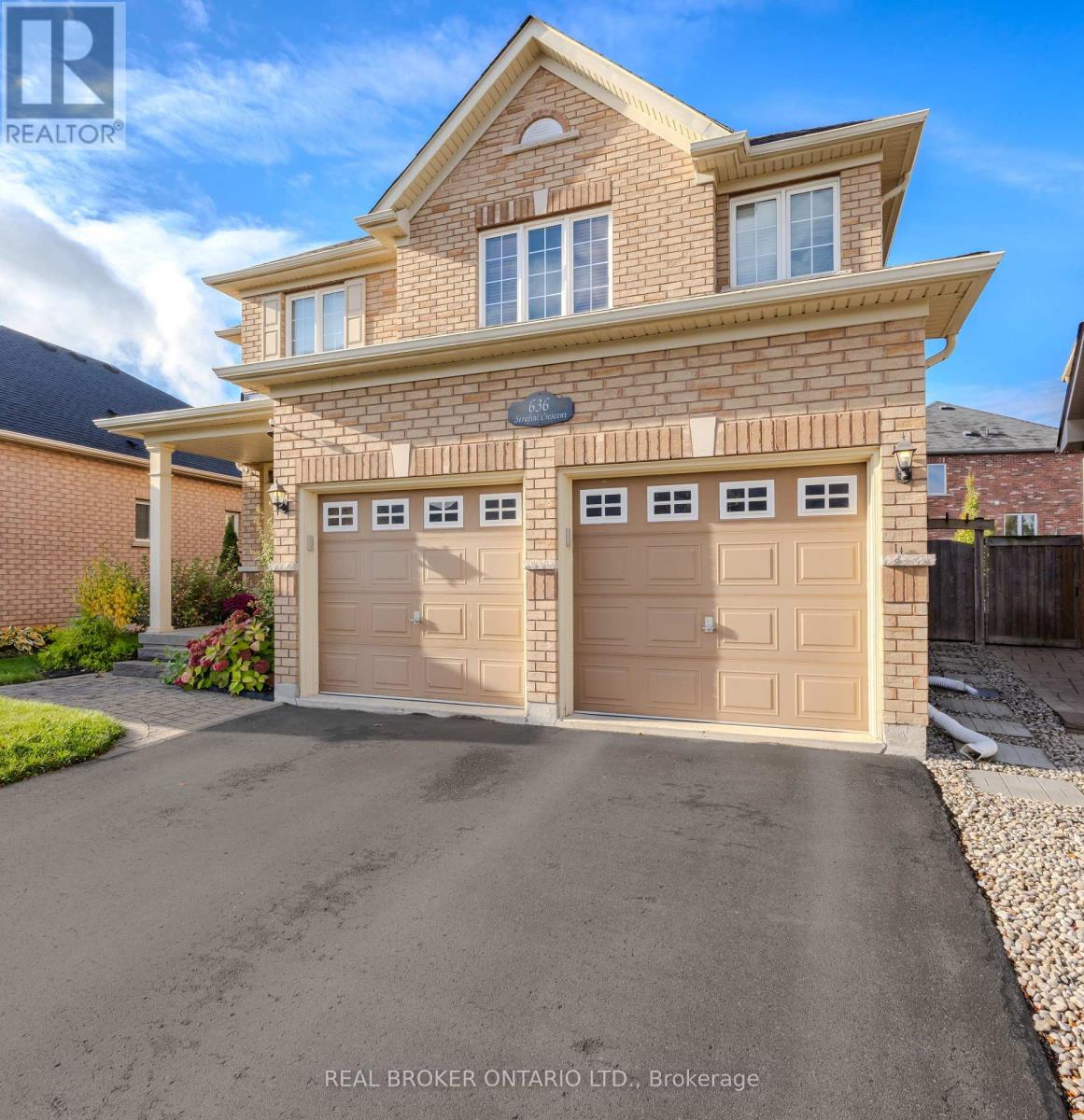 636 Serafini Crescent, Milton, Ontario  L9T 7P1 - Photo 3 - W12485535