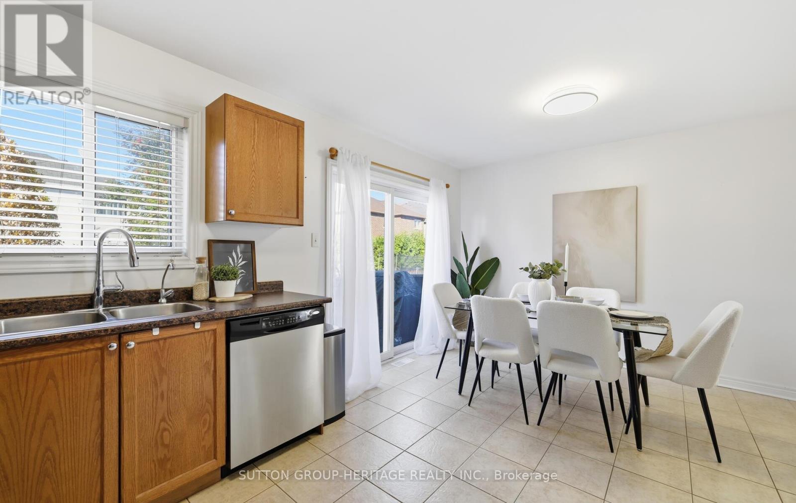 141 Dadson Drive, Clarington, Ontario  L1C 5M7 - Photo 12 - E12485527