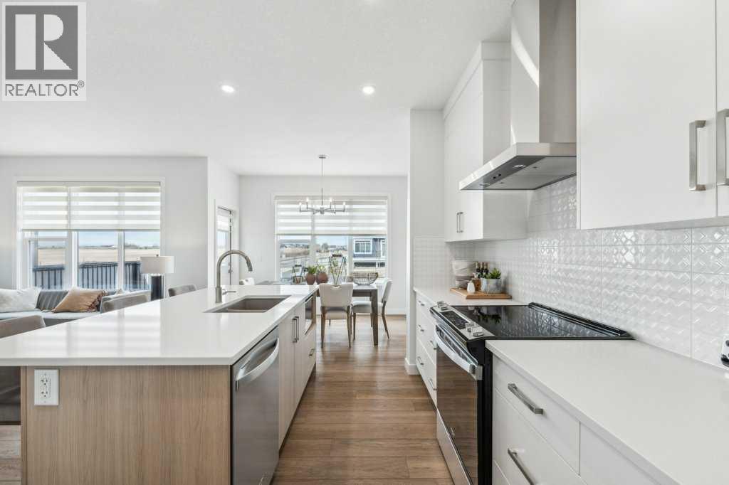 102 South Shore Court, Chestermere, Alberta  T1X 2S2 - Photo 6 - A2221906