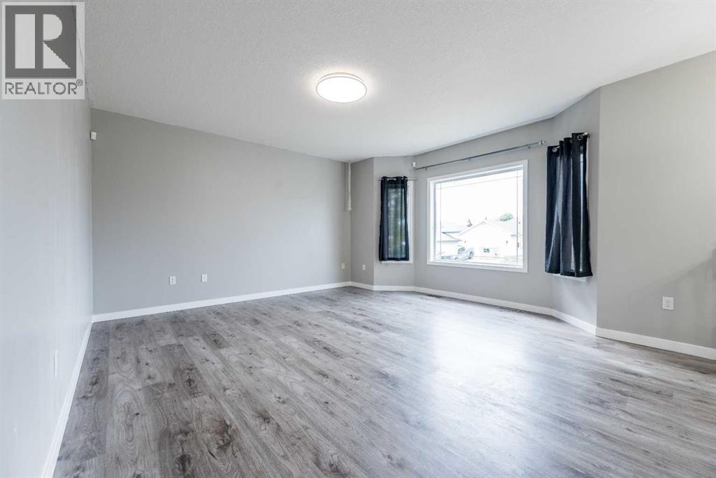 Property at 11319 90 Street image 4