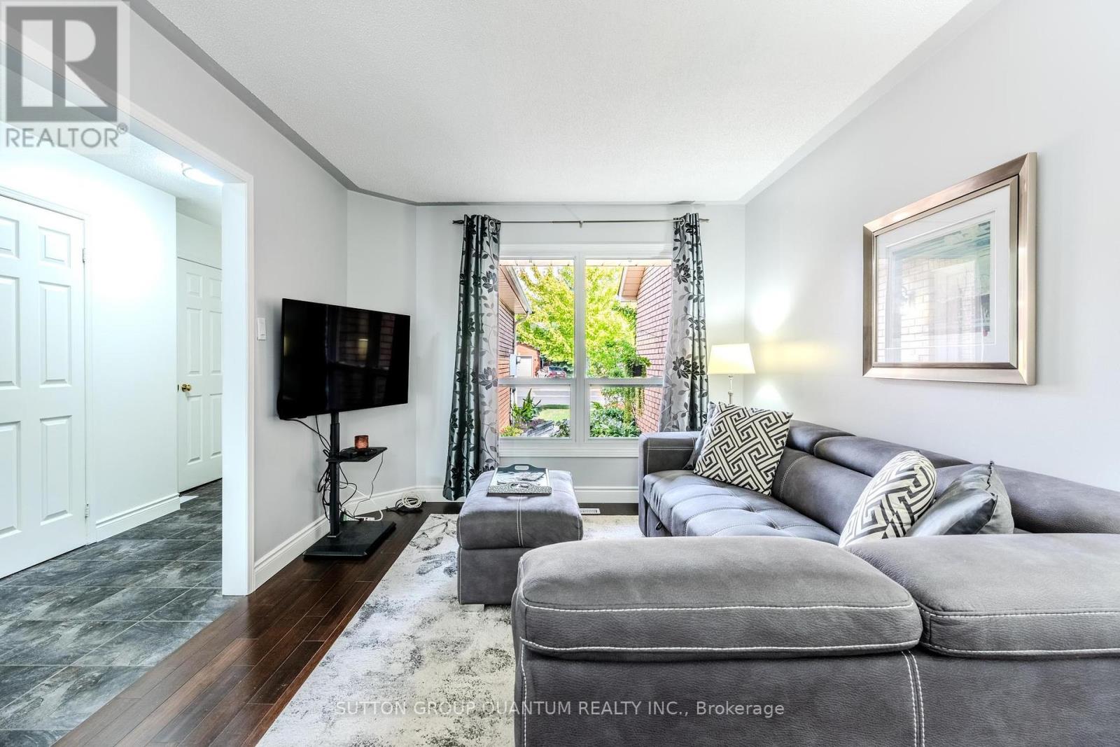 1237 Blackburn Drive, Oakville, Ontario  L6M 2W5 - Photo 6 - W12414134