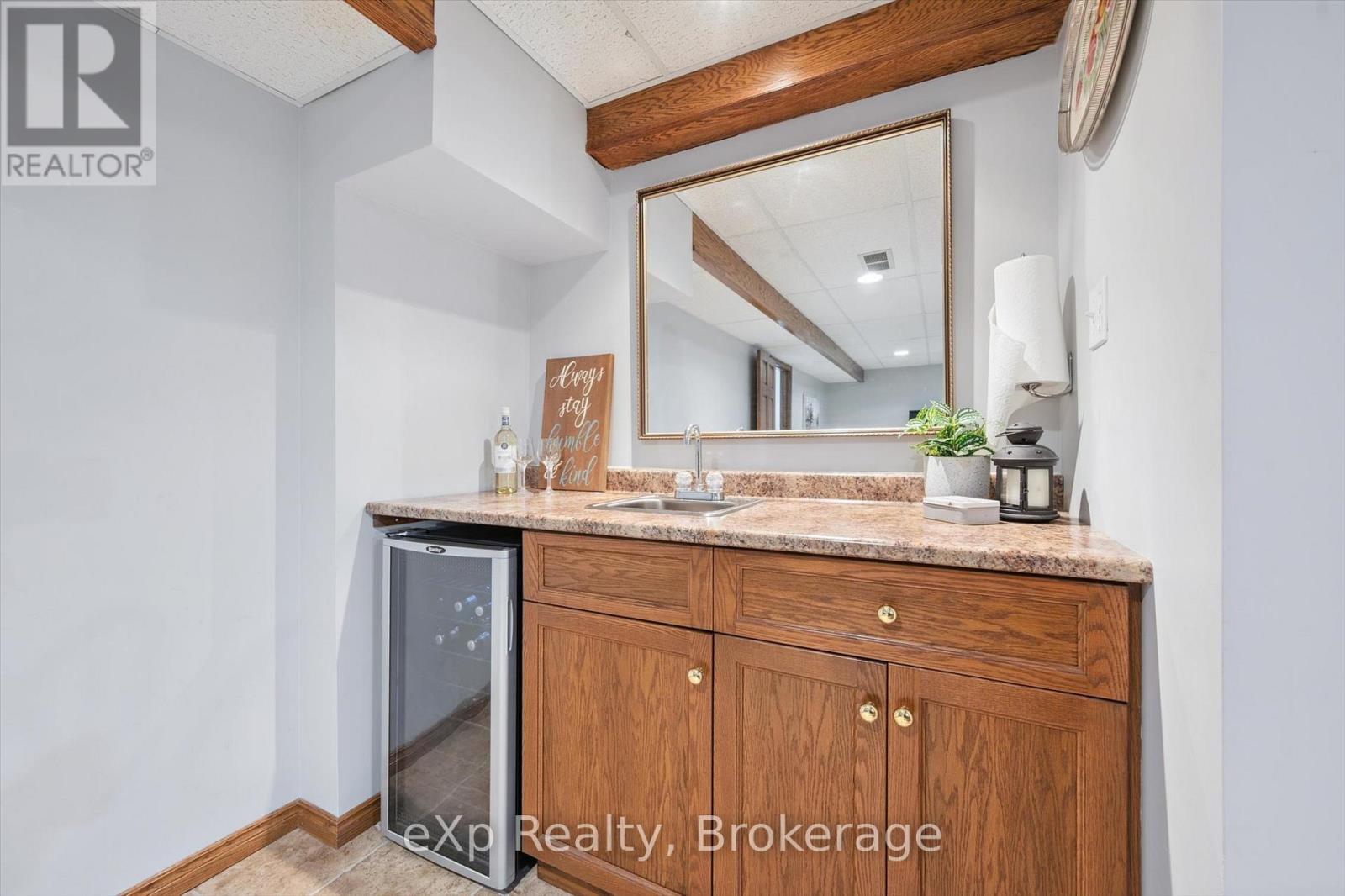 29 Celia Crescent, Guelph, Ontario  N1G 4R4 - Photo 30 - X12485674