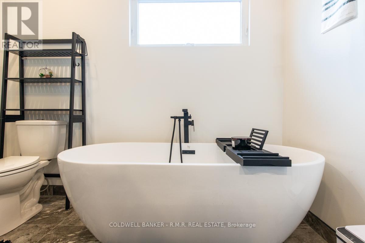 36 Page Street, Port Colborne, Ontario L3K 5V1 - Photo 24 - X12485652