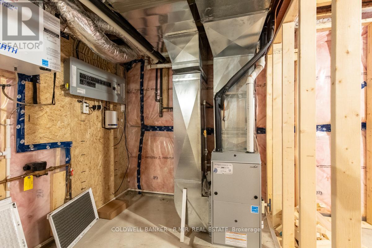 36 Page Street, Port Colborne, Ontario L3K 5V1 - Photo 35 - X12485652