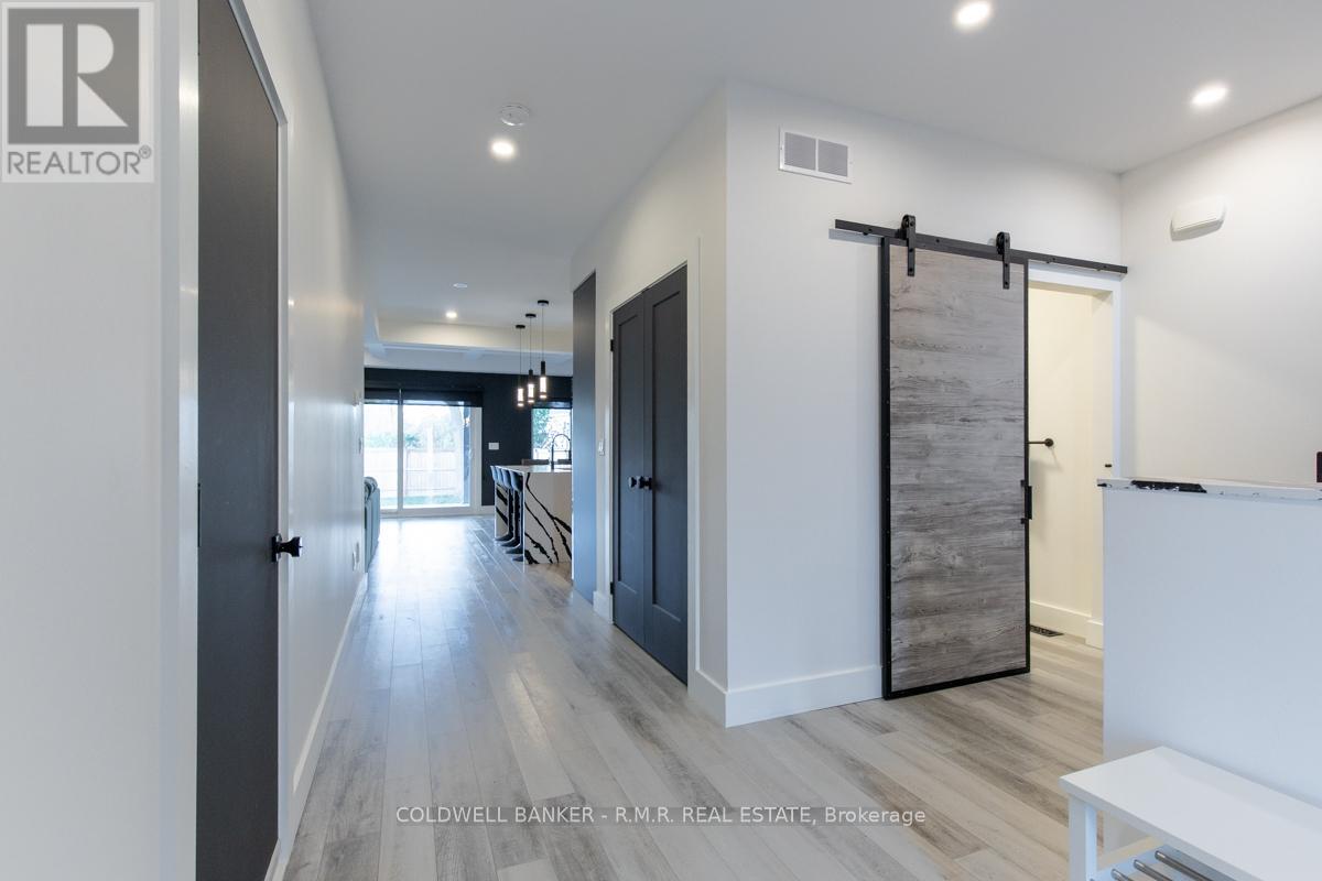 36 Page Street, Port Colborne, Ontario L3K 5V1 - Photo 6 - X12485652