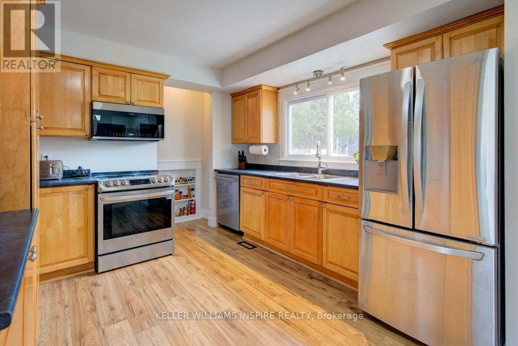 87 Jeffrey Drive, Quinte West, Ontario K8V 5P8 - Photo 22 - X12485663