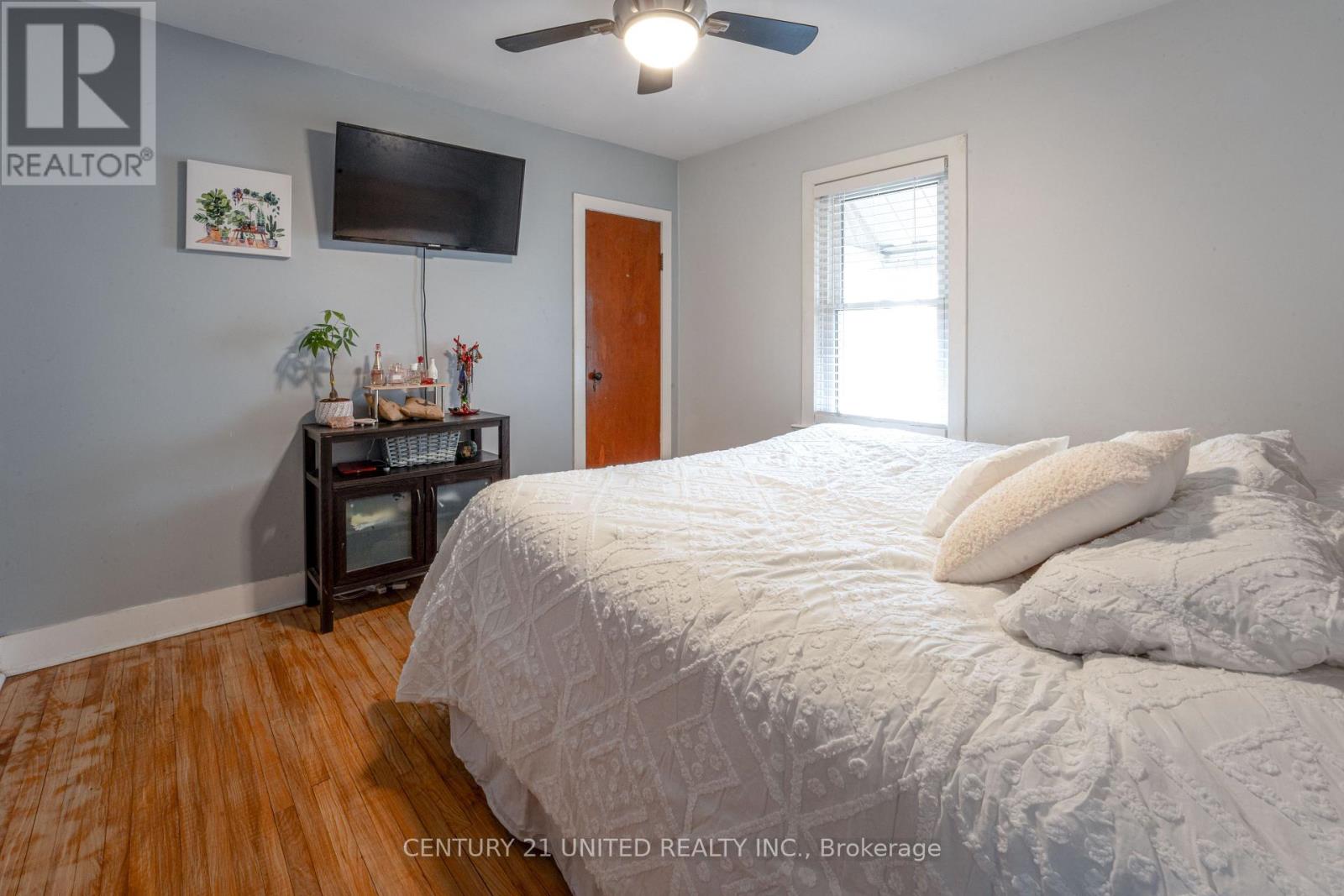 273 Bennet Street, Peterborough (Northcrest Ward 5), Ontario  K9H 5B8 - Photo 11 - X12485705