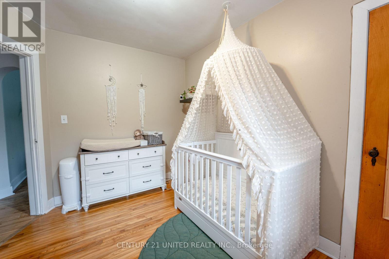 273 Bennet Street, Peterborough (Northcrest Ward 5), Ontario  K9H 5B8 - Photo 13 - X12485705