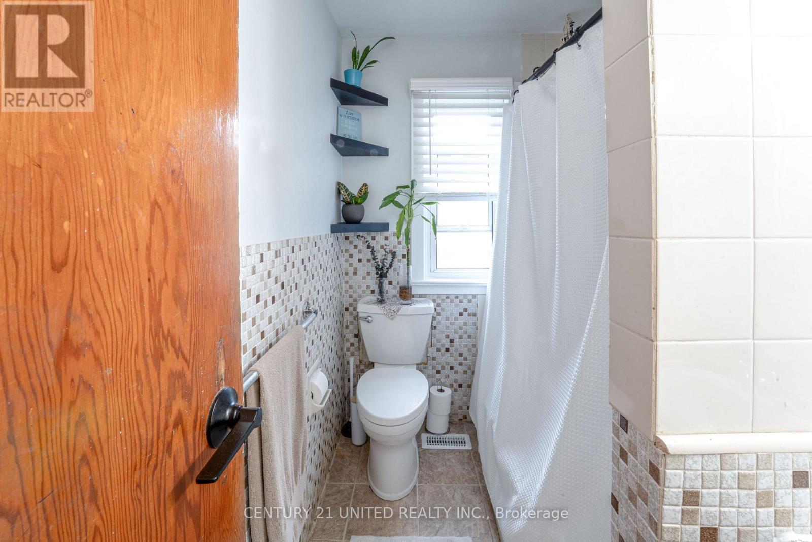 273 Bennet Street, Peterborough (Northcrest Ward 5), Ontario  K9H 5B8 - Photo 14 - X12485705