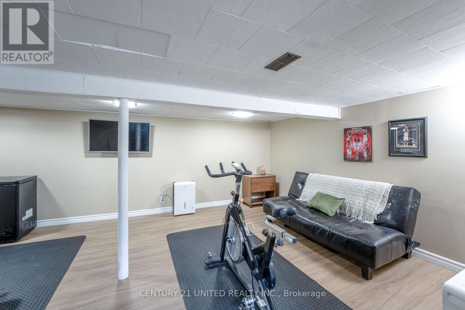 273 Bennet Street, Peterborough (Northcrest Ward 5), Ontario  K9H 5B8 - Photo 16 - X12485705