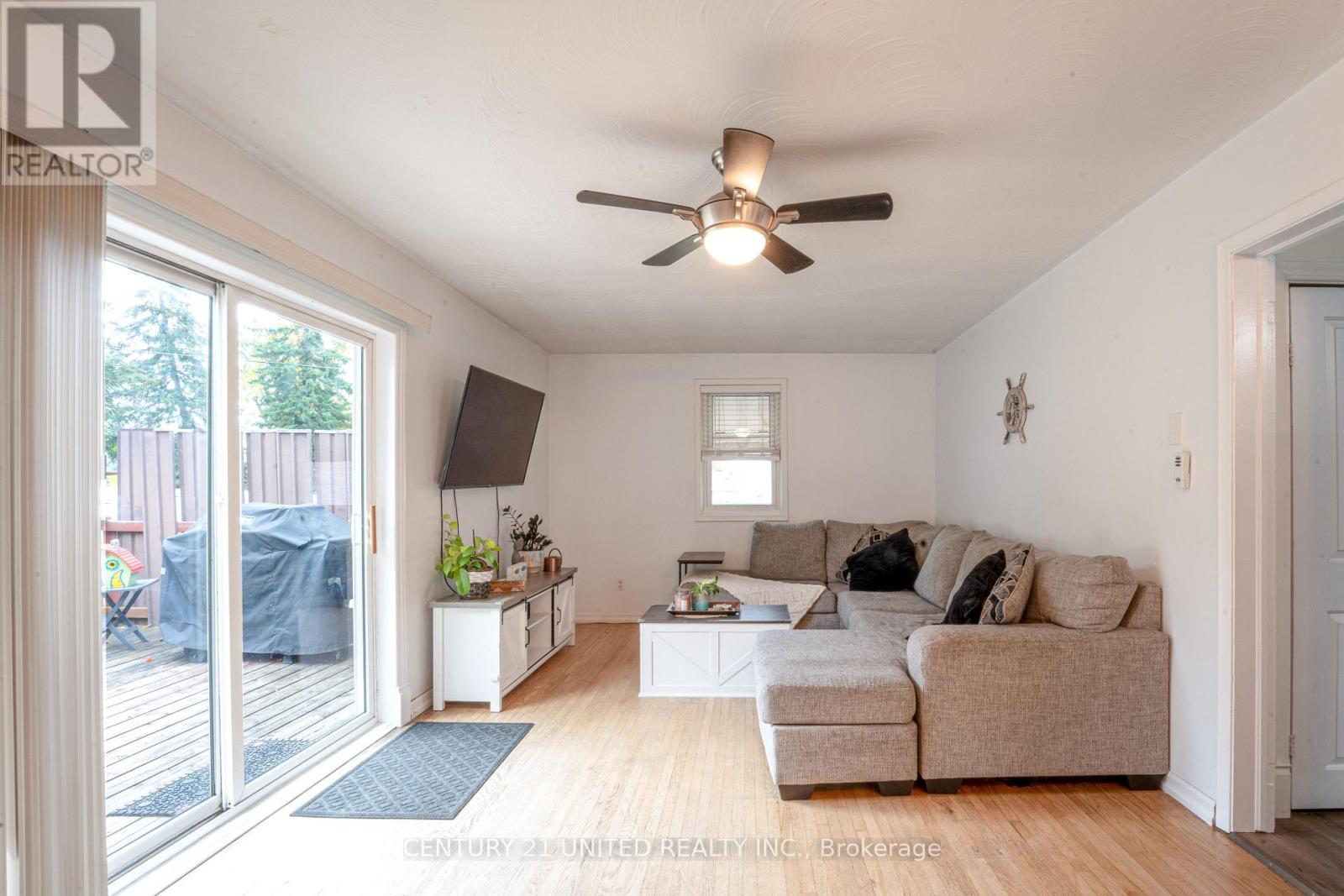 273 Bennet Street, Peterborough (Northcrest Ward 5), Ontario  K9H 5B8 - Photo 4 - X12485705