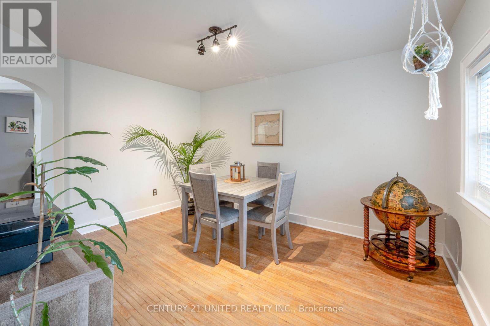 273 Bennet Street, Peterborough (Northcrest Ward 5), Ontario  K9H 5B8 - Photo 6 - X12485705