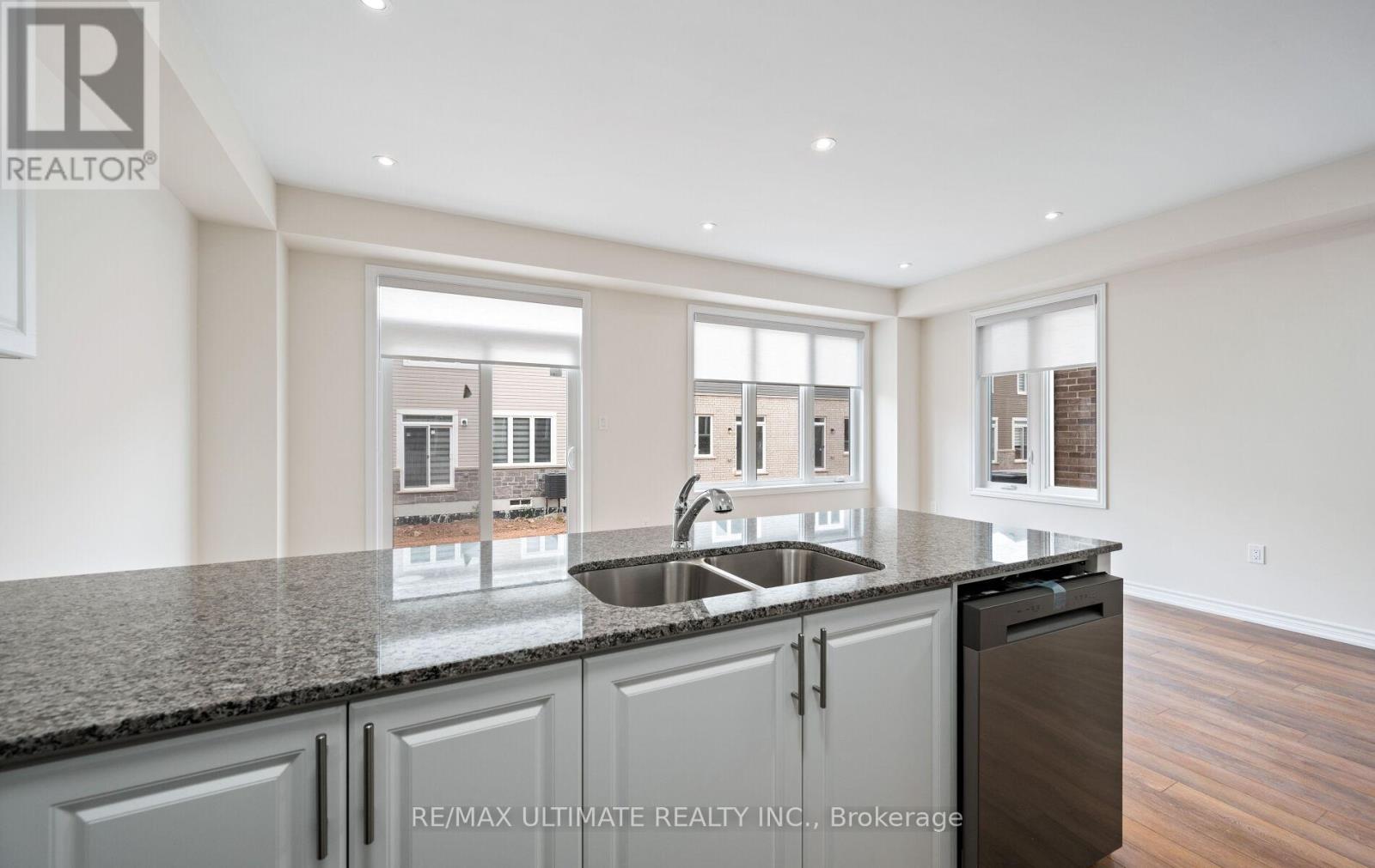 117 Molozzi Street, Erin, Ontario  N0B 1T0 - Photo 22 - X12458553