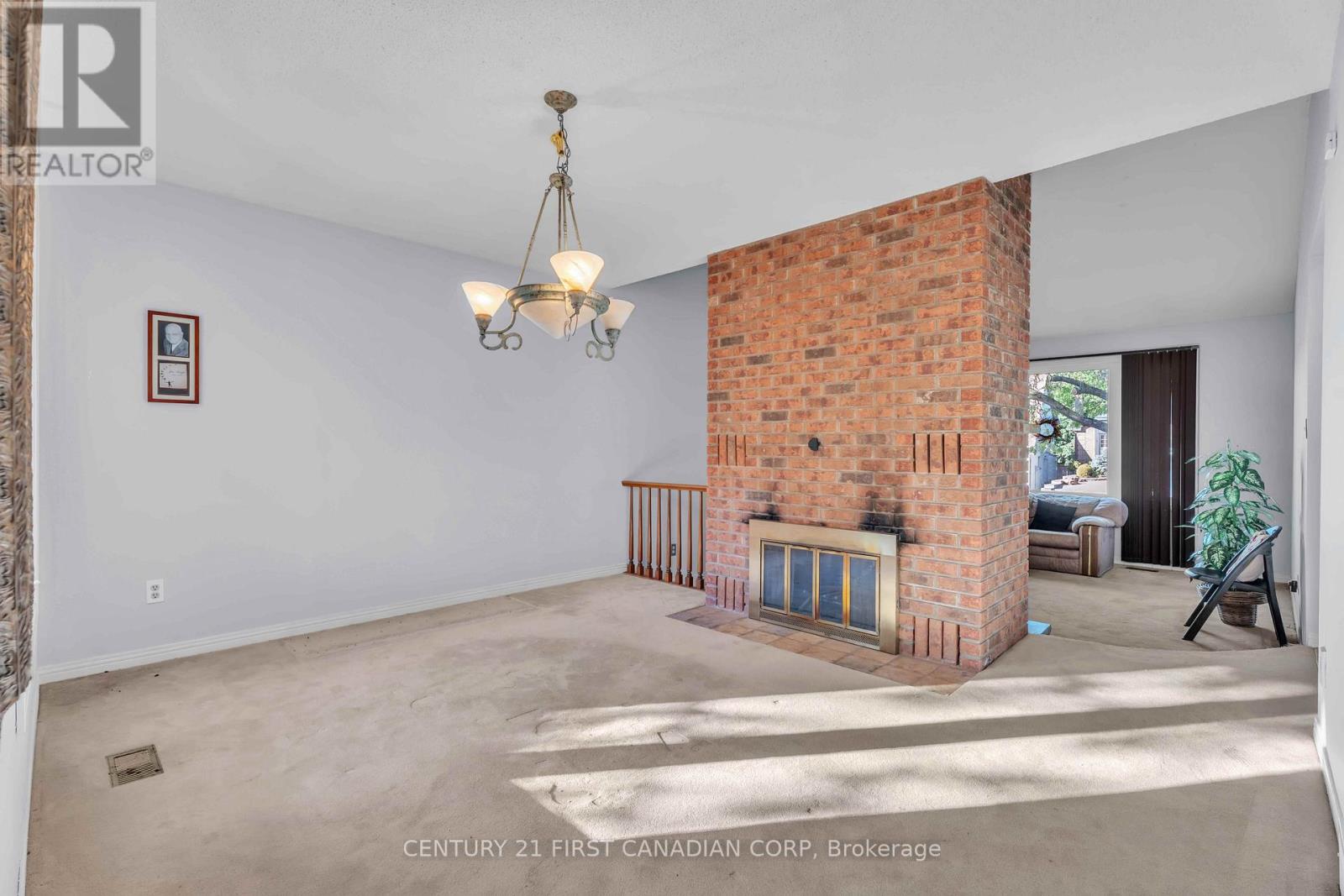 33 Fourwinds Road, London South, Ontario  N6K 3L1 - Photo 11 - X12485693