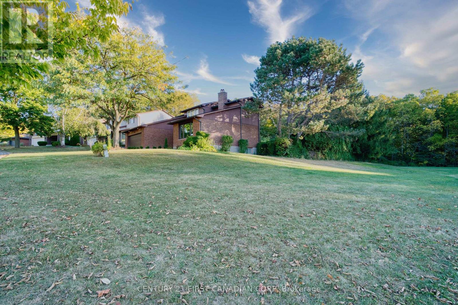 33 Fourwinds Road, London South, Ontario  N6K 3L1 - Photo 3 - X12485693