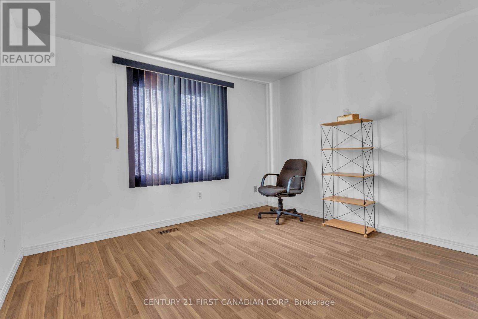 33 Fourwinds Road, London South, Ontario  N6K 3L1 - Photo 31 - X12485693