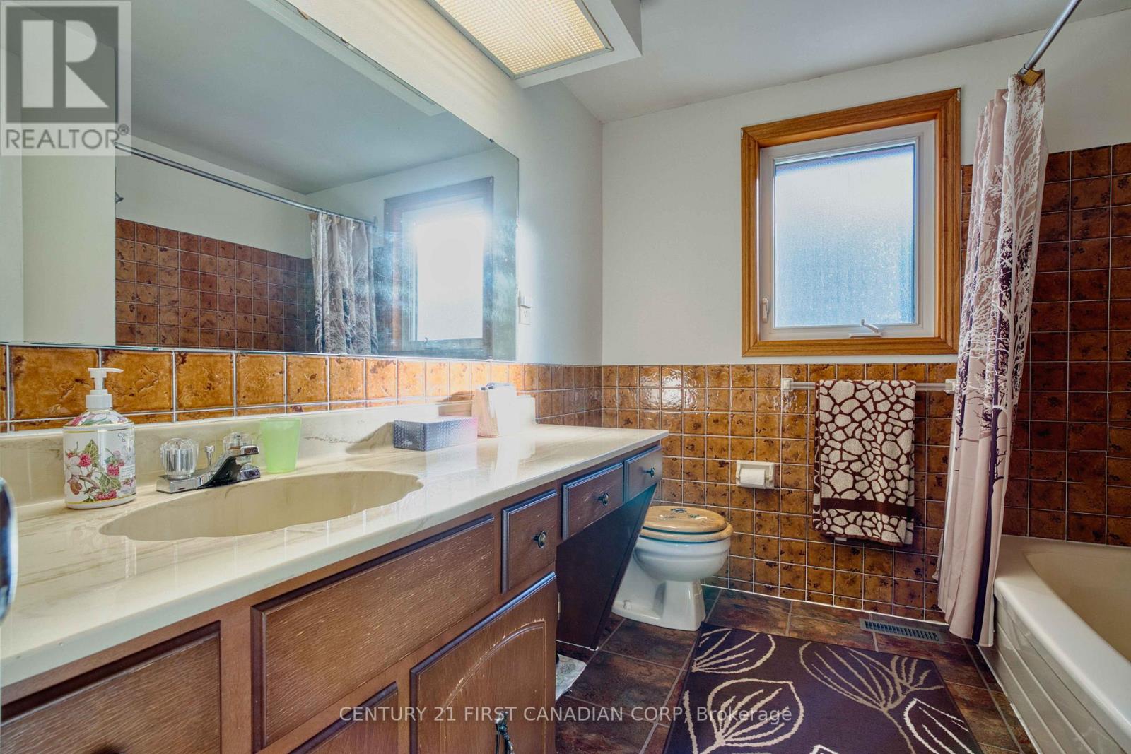 33 Fourwinds Road, London South, Ontario  N6K 3L1 - Photo 35 - X12485693