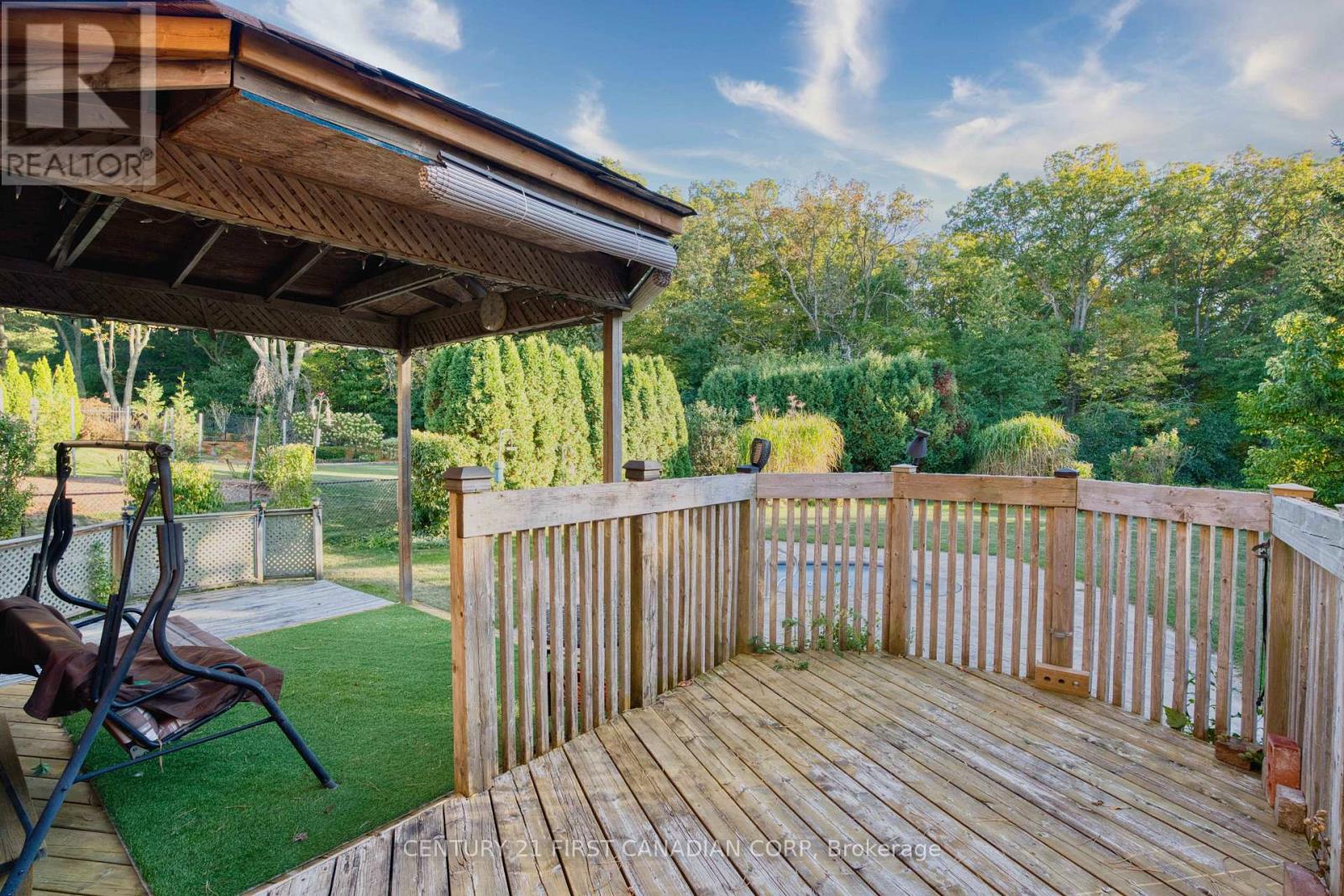 33 Fourwinds Road, London South, Ontario  N6K 3L1 - Photo 40 - X12485693