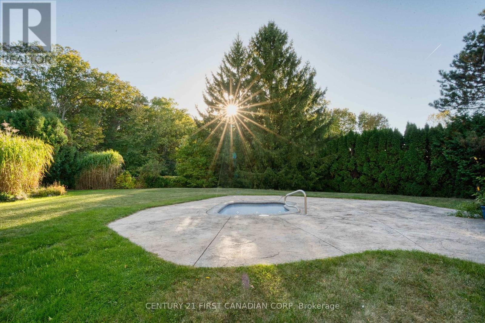 33 Fourwinds Road, London South, Ontario  N6K 3L1 - Photo 44 - X12485693