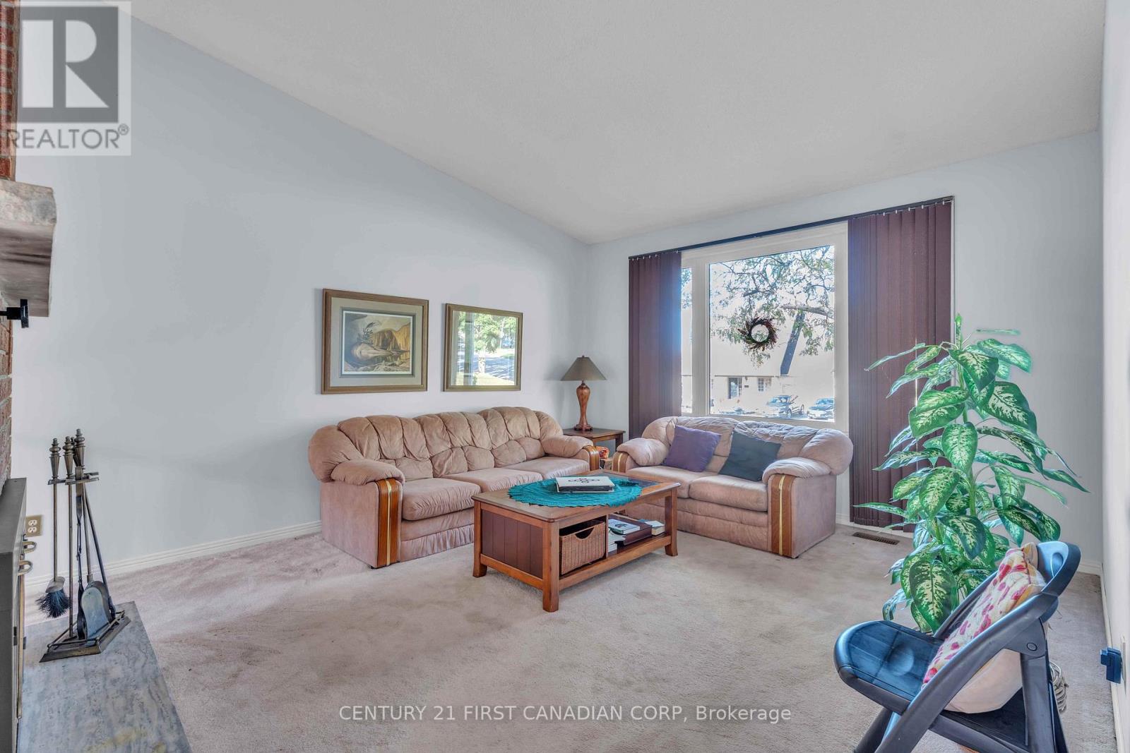 33 Fourwinds Road, London South, Ontario  N6K 3L1 - Photo 7 - X12485693