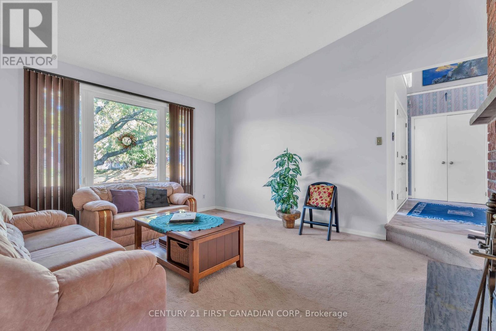 33 Fourwinds Road, London South, Ontario  N6K 3L1 - Photo 8 - X12485693