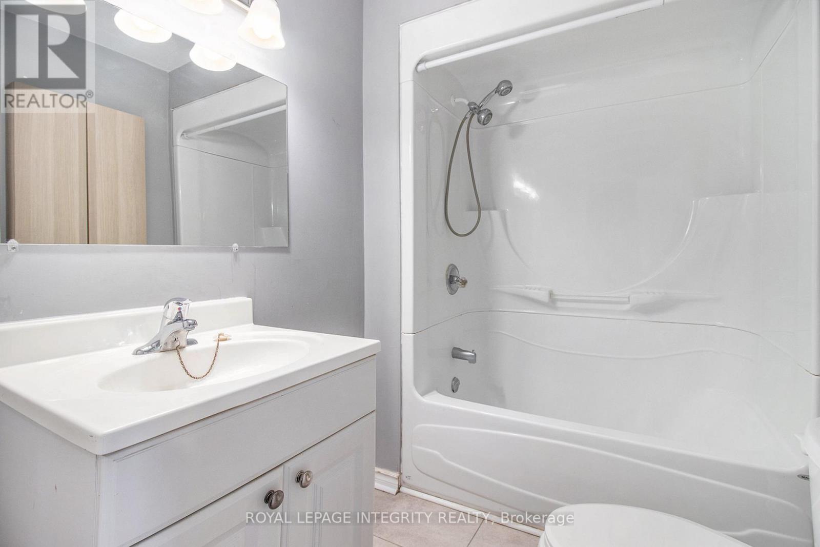 30 Churchill Crescent, Smiths Falls, Ontario  K7A 3H4 - Photo 11 - X12485645