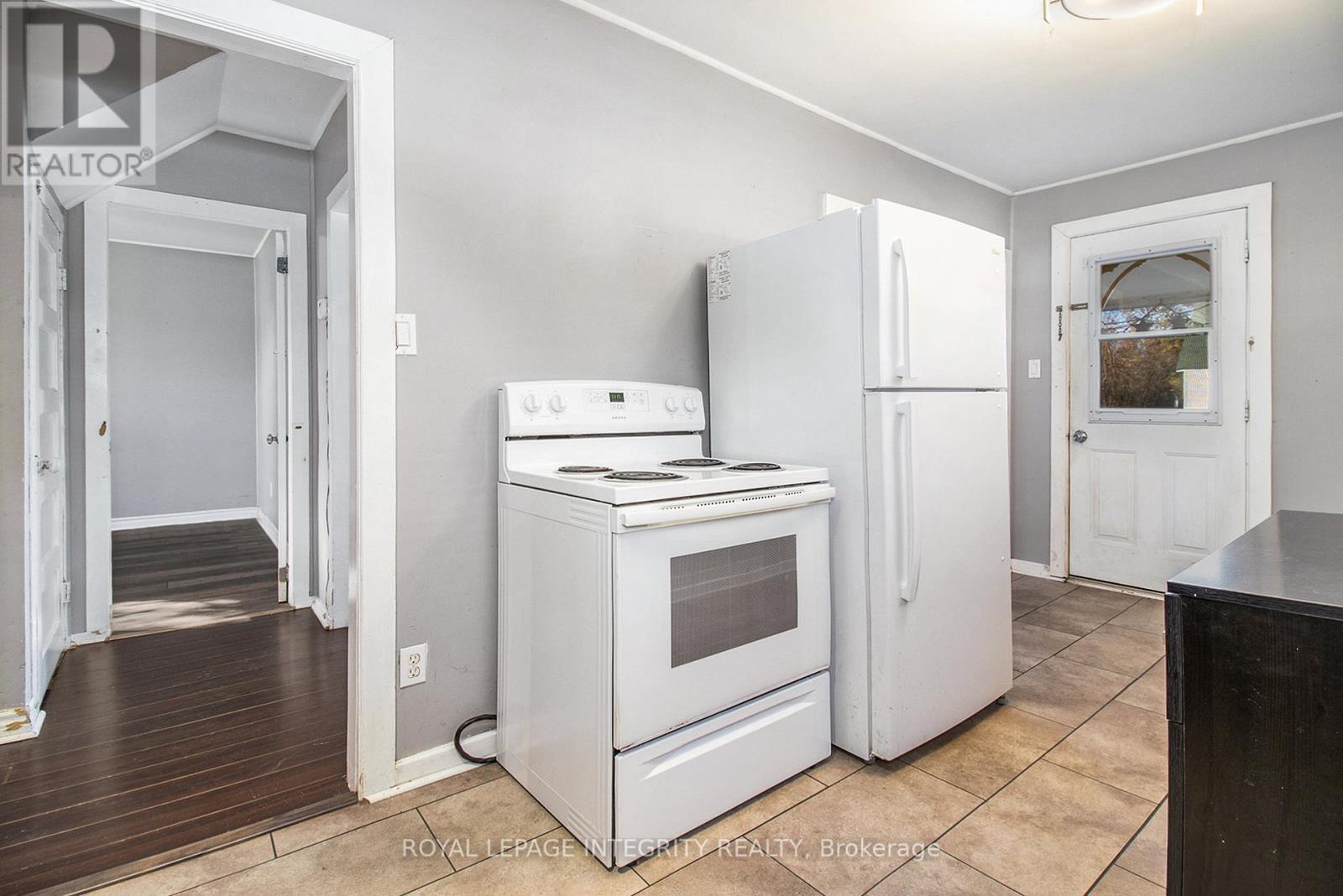 30 Churchill Crescent, Smiths Falls, Ontario  K7A 3H4 - Photo 4 - X12485645