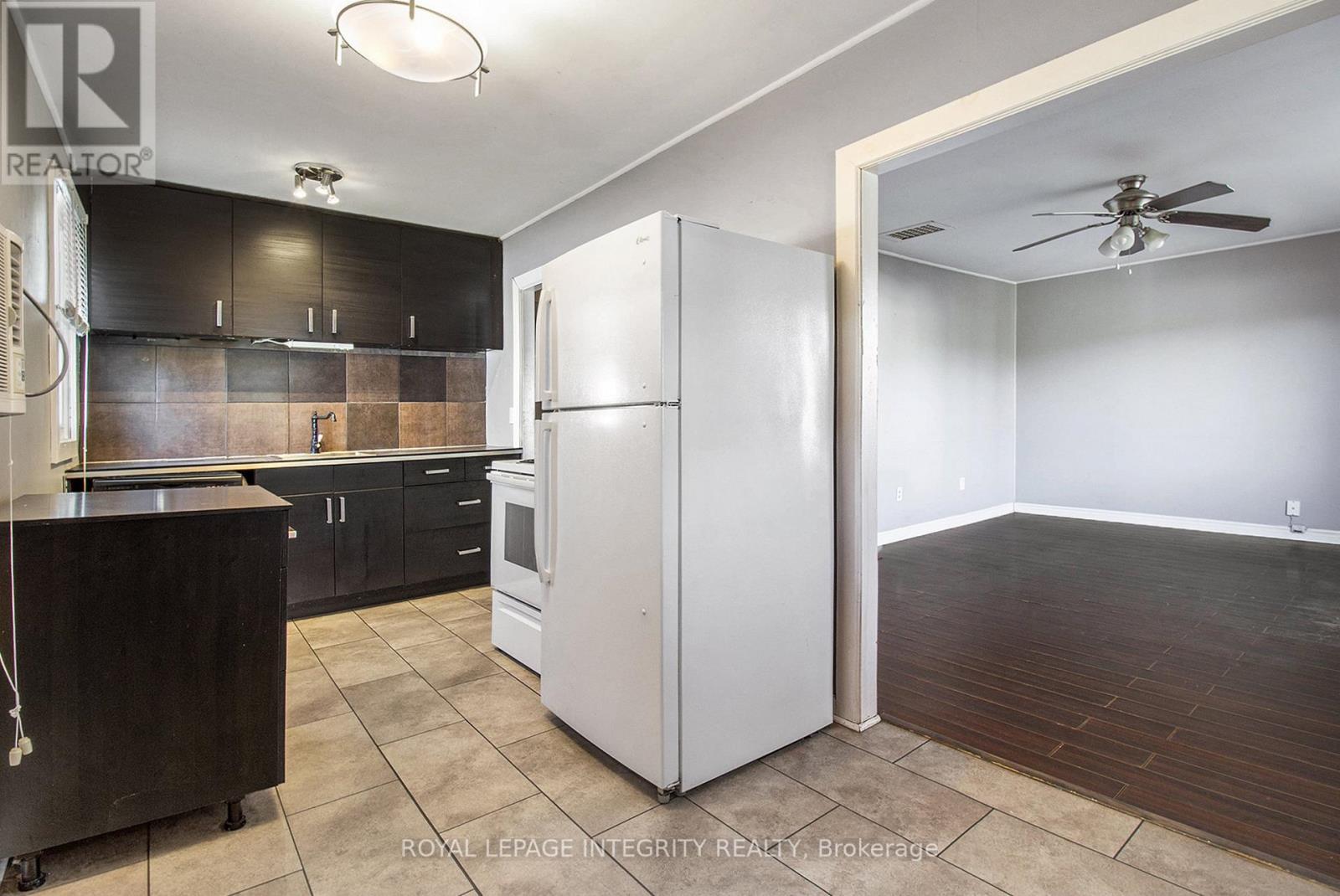 30 Churchill Crescent, Smiths Falls, Ontario  K7A 3H4 - Photo 5 - X12485645