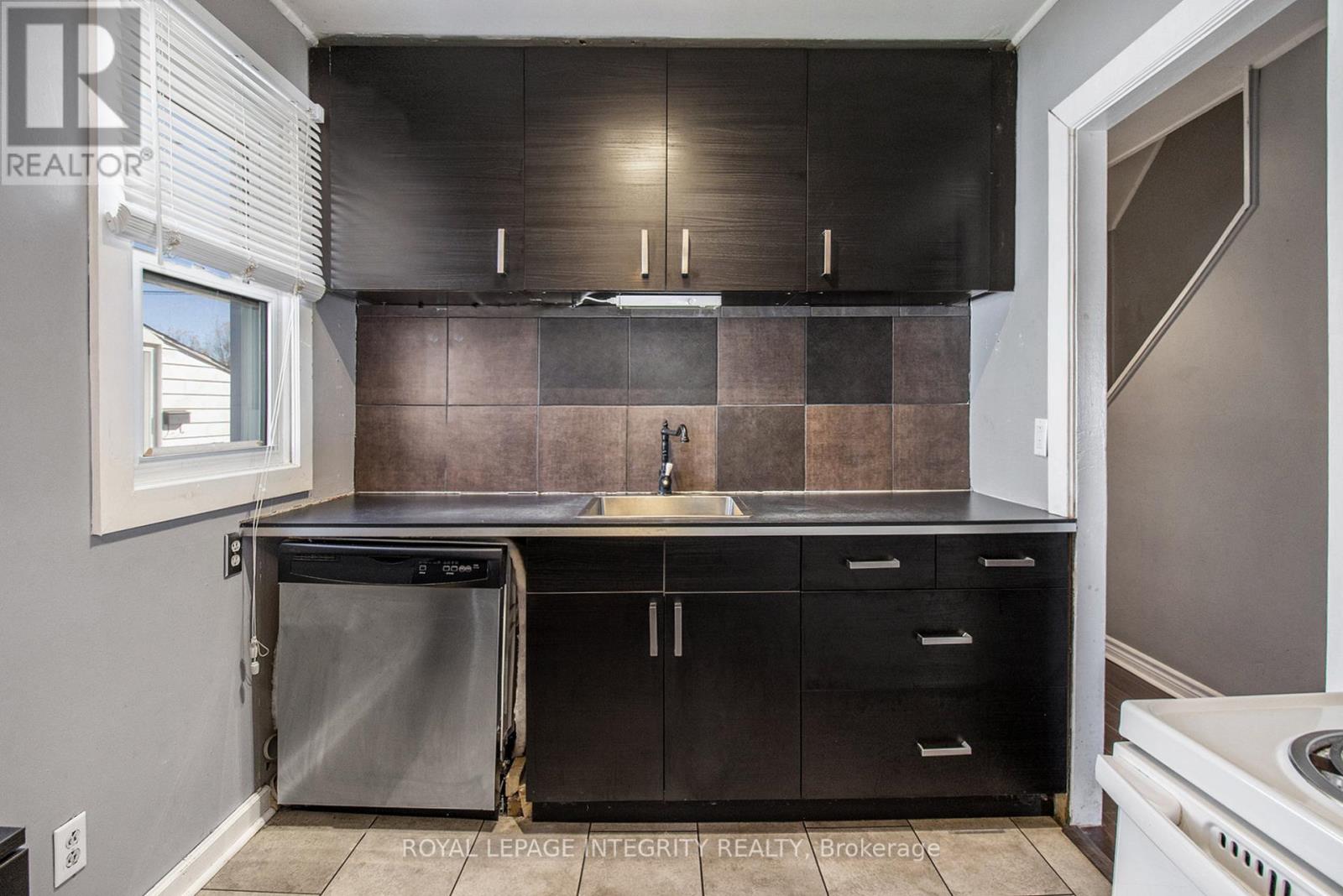 30 Churchill Crescent, Smiths Falls, Ontario  K7A 3H4 - Photo 6 - X12485645