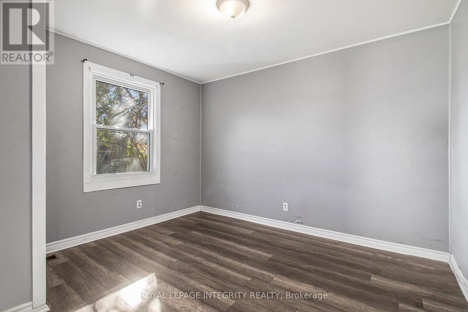 30 Churchill Crescent, Smiths Falls, Ontario  K7A 3H4 - Photo 9 - X12485645