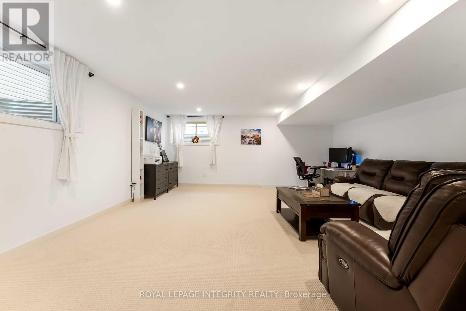 221 Finsbury Avenue, Ottawa, Ontario  K2S 2X9 - Photo 39 - X12485690