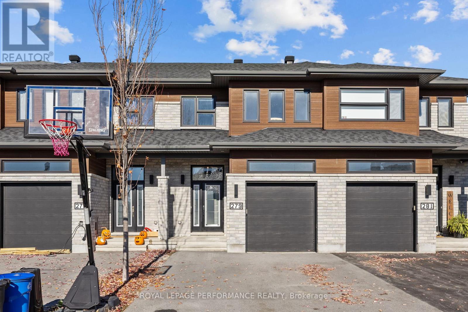 279 BELFORT STREET, Russell, Ontario