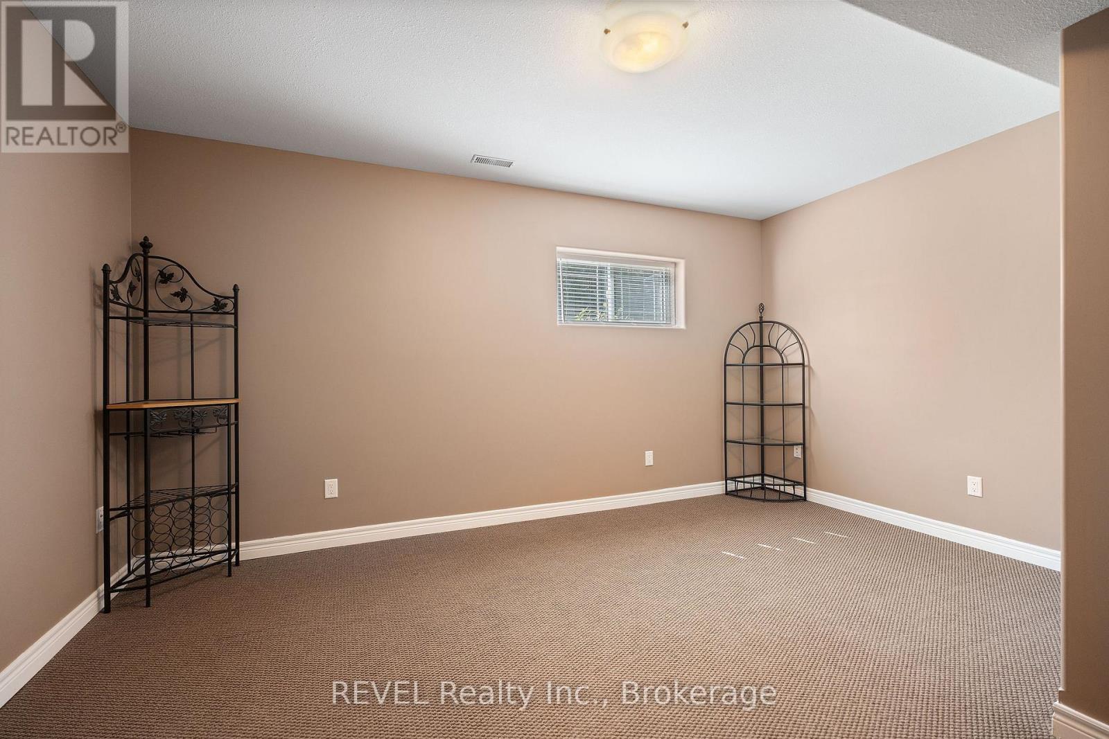 8028 Booth Street, Niagara Falls (Ascot), Ontario  L2H 1E8 - Photo 34 - X12485633