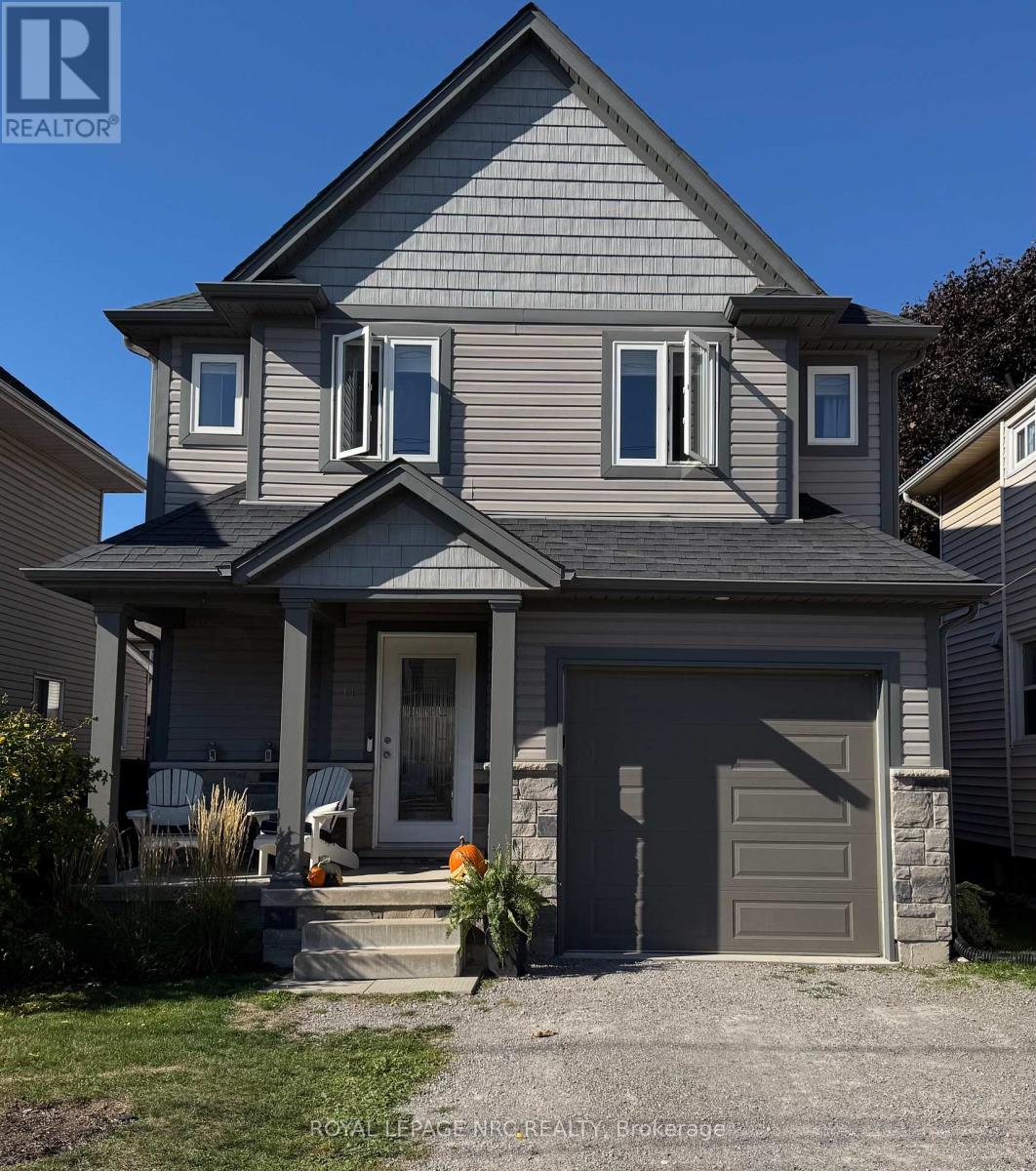 11 Violet Street, St. Catharines, Ontario  L2S 2X1 - Photo 2 - X12485653