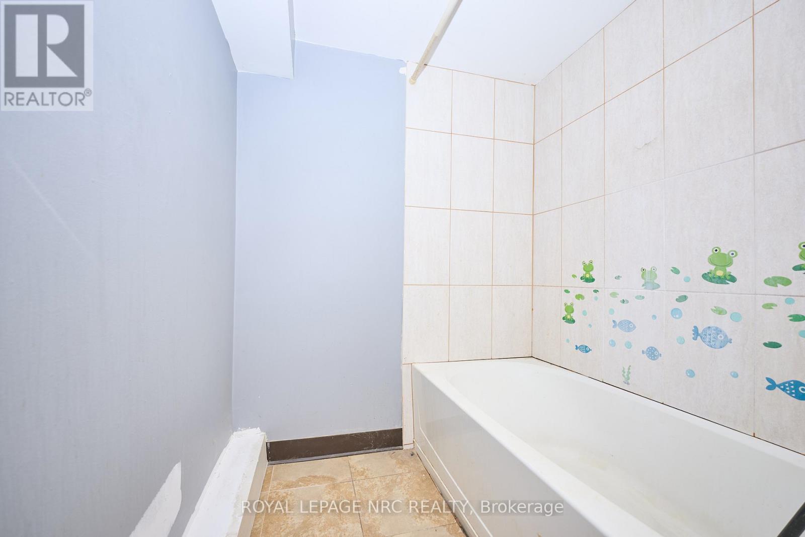 6173 Pine Grove Avenue, Niagara Falls, Ontario  L2G 4H9 - Photo 23 - X12485774