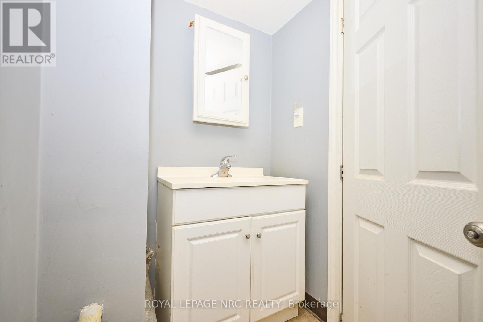 6173 Pine Grove Avenue, Niagara Falls, Ontario  L2G 4H9 - Photo 24 - X12485774