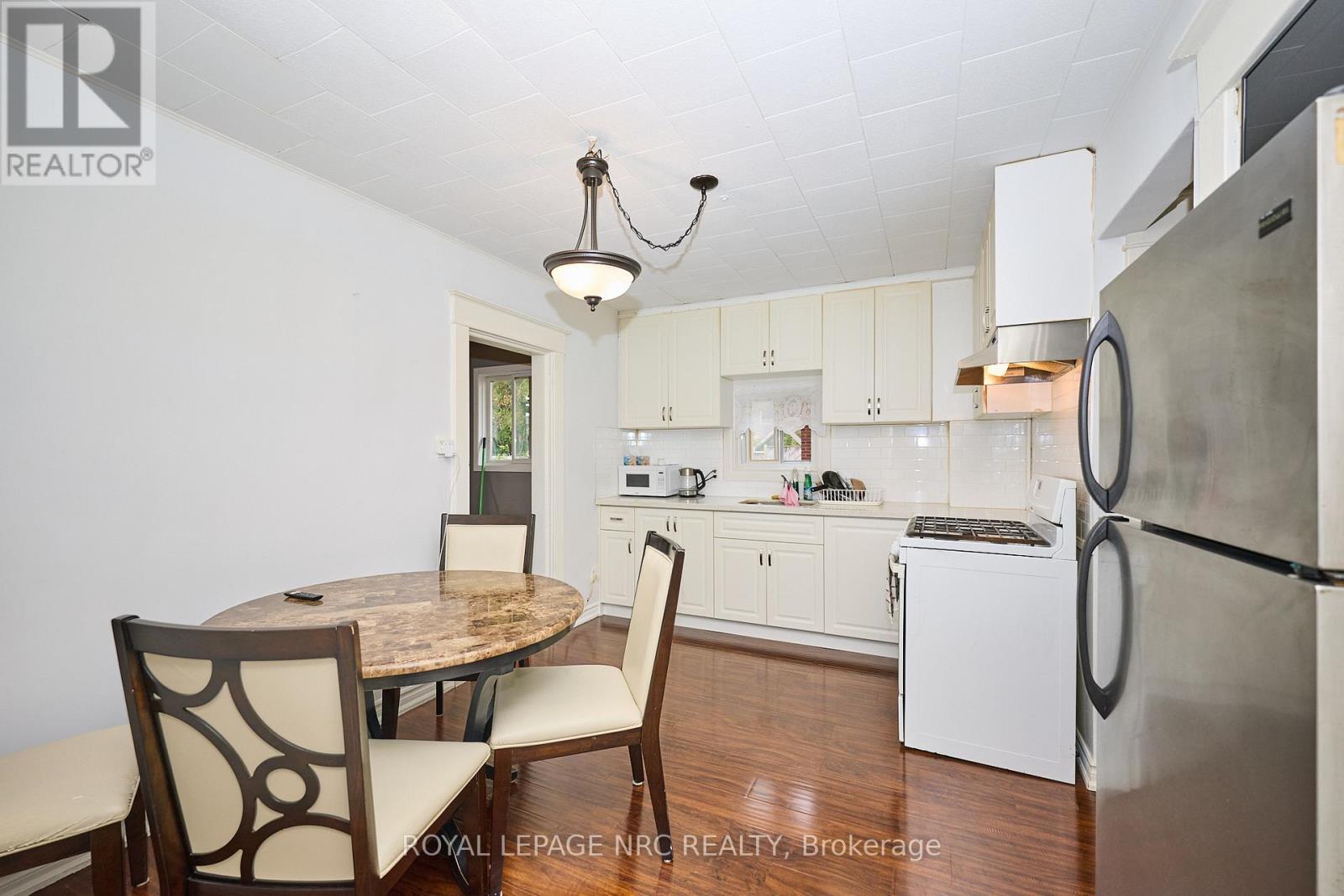 6173 Pine Grove Avenue, Niagara Falls, Ontario  L2G 4H9 - Photo 5 - X12485774