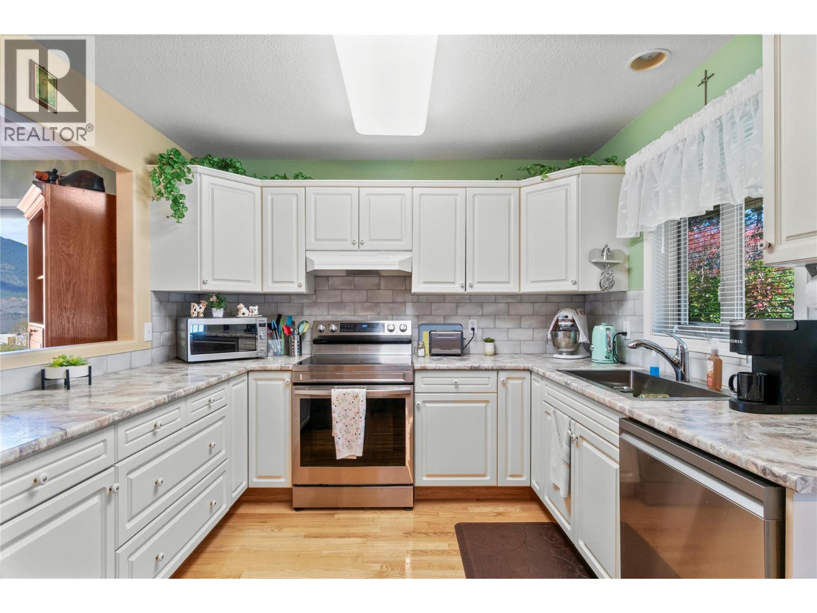 4483 14 Street Ne, Salmon Arm, British Columbia  V1E 1P9 - Photo 9 - 10366752