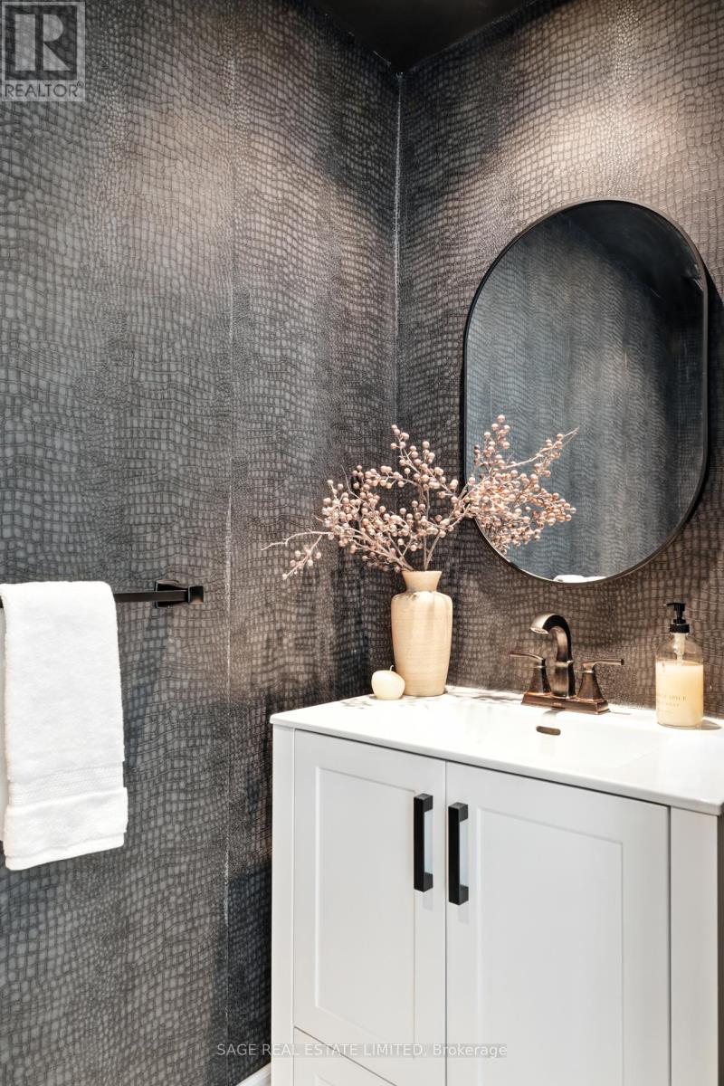 Th5 - 6 Pirandello Street, Toronto, Ontario  M6K 0B1 - Photo 11 - C12485551