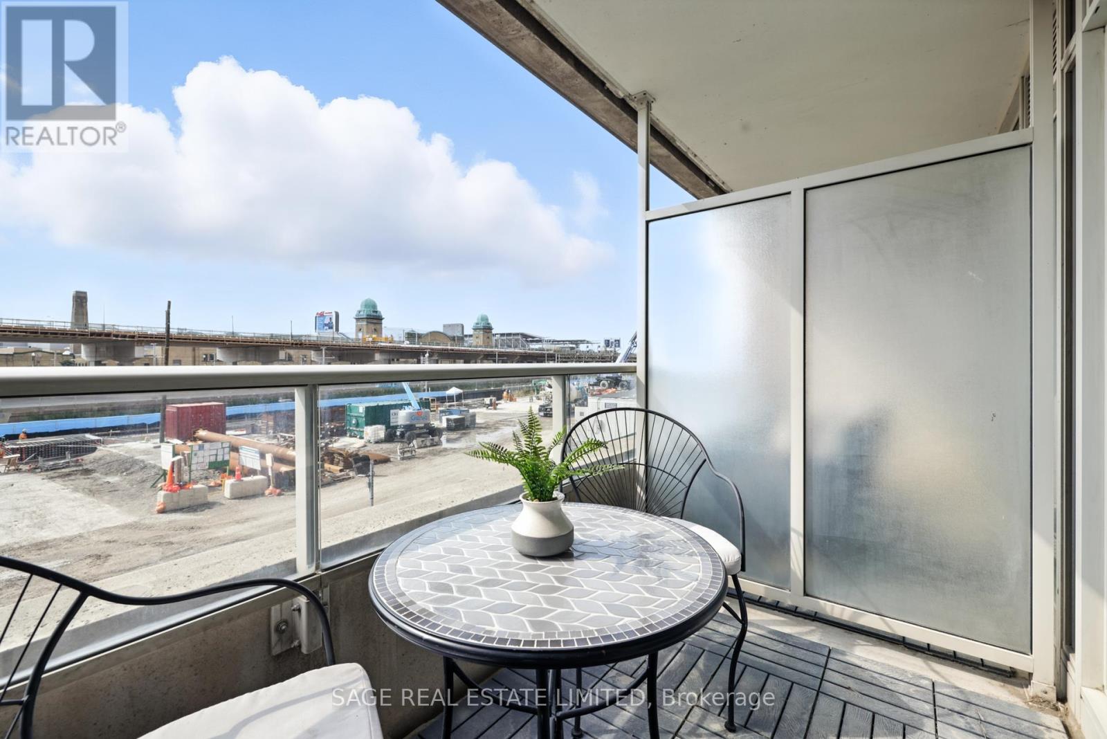 Th5 - 6 Pirandello Street, Toronto, Ontario  M6K 0B1 - Photo 21 - C12485551