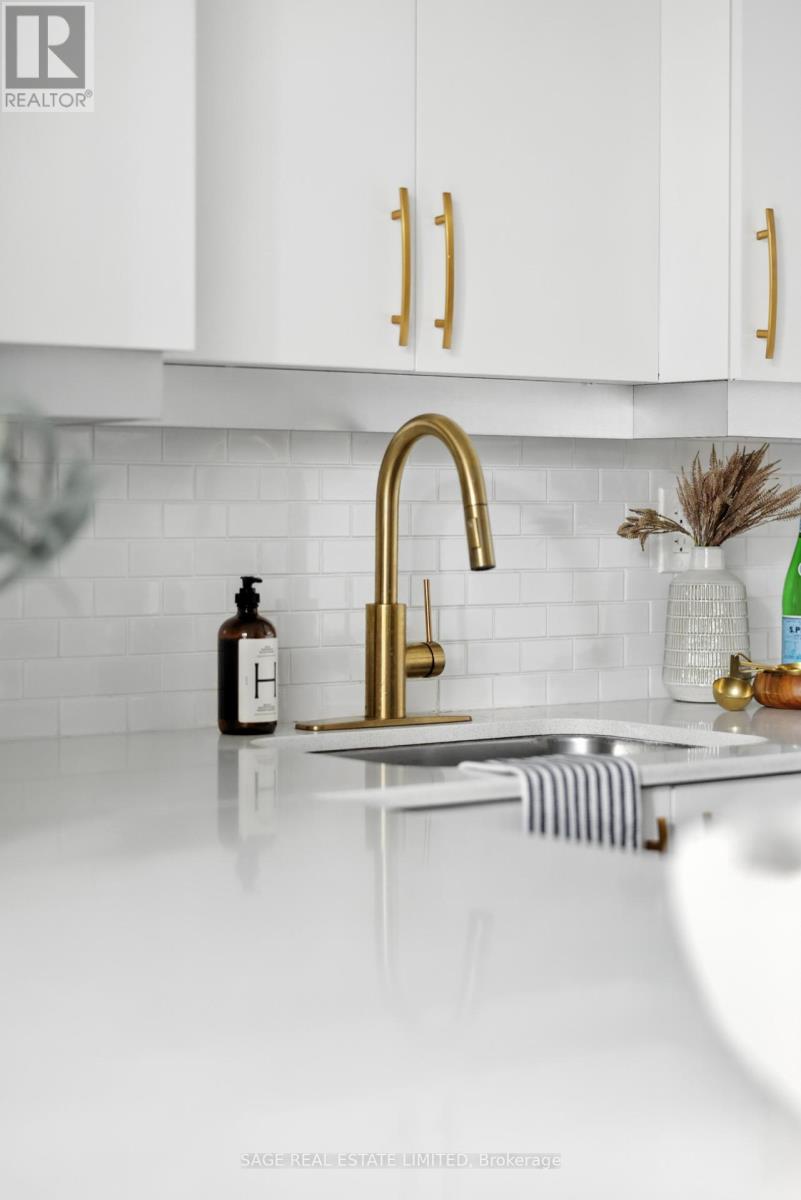 Th5 - 6 Pirandello Street, Toronto, Ontario  M6K 0B1 - Photo 27 - C12485551