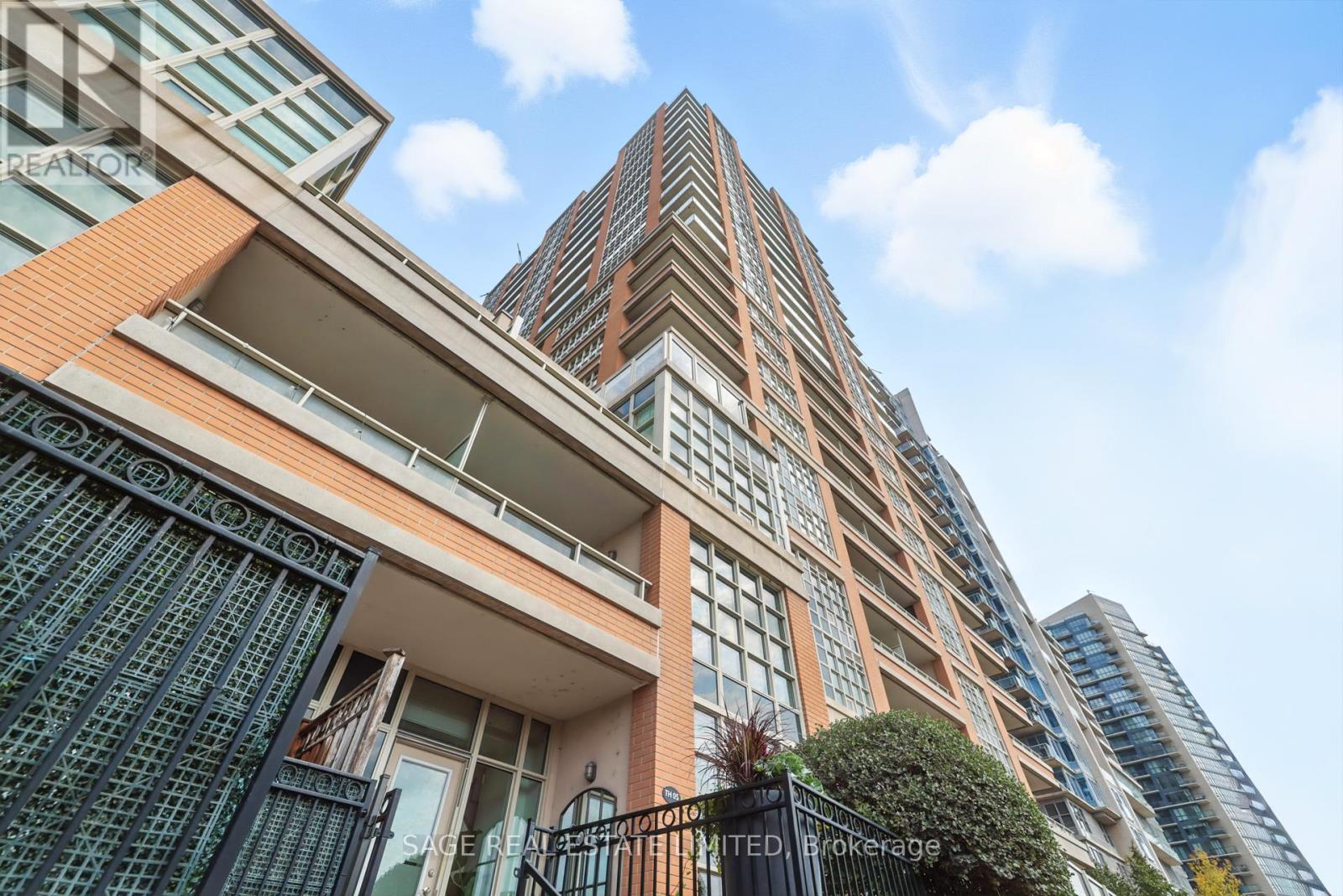 Th5 - 6 Pirandello Street, Toronto, Ontario  M6K 0B1 - Photo 34 - C12485551