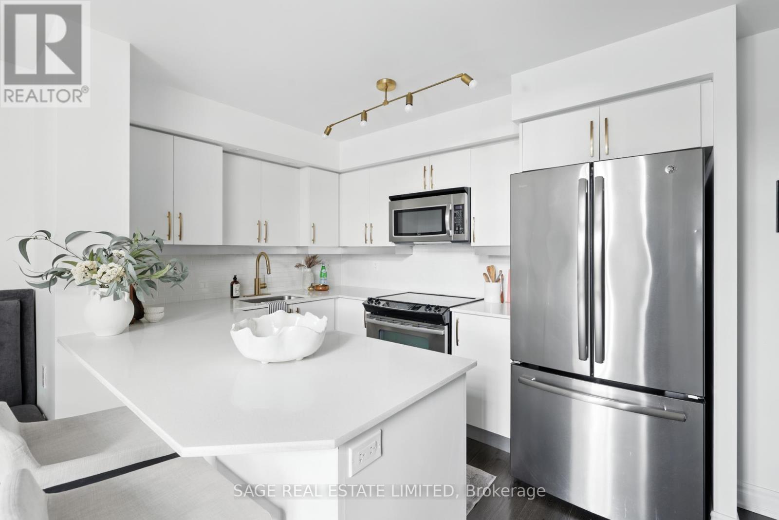 Th5 - 6 Pirandello Street, Toronto, Ontario  M6K 0B1 - Photo 9 - C12485551