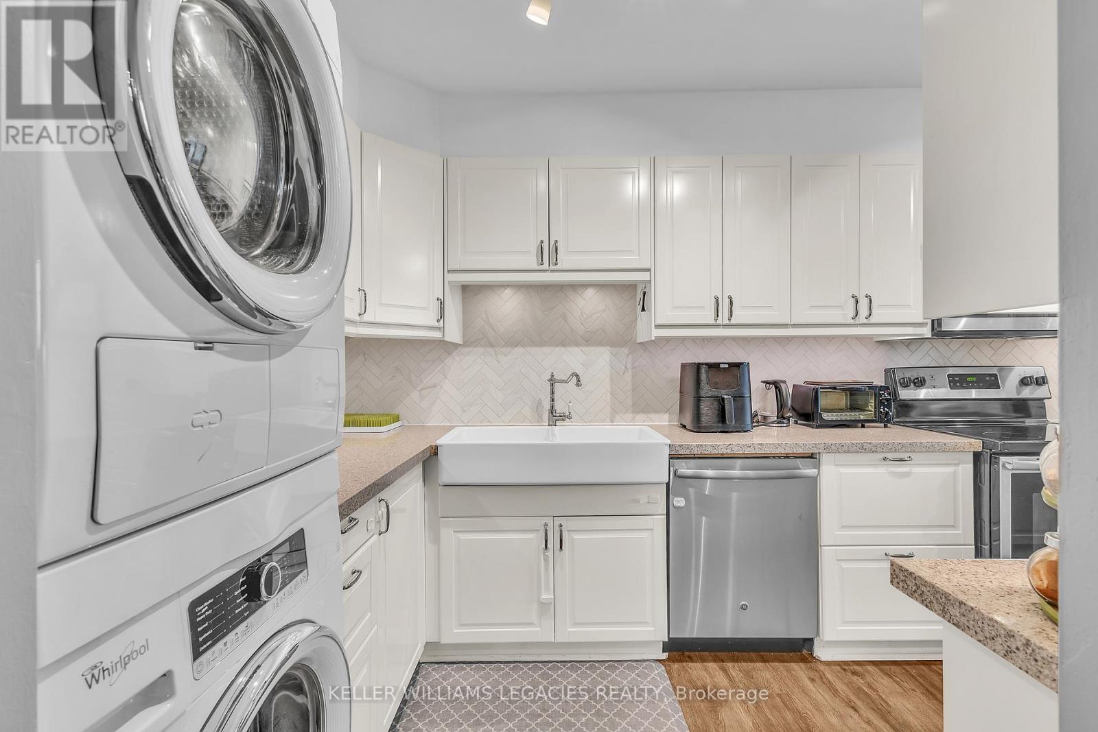 2001 - 1 Massey Square, Toronto, Ontario  M4C 5L4 - Photo 4 - E12485615