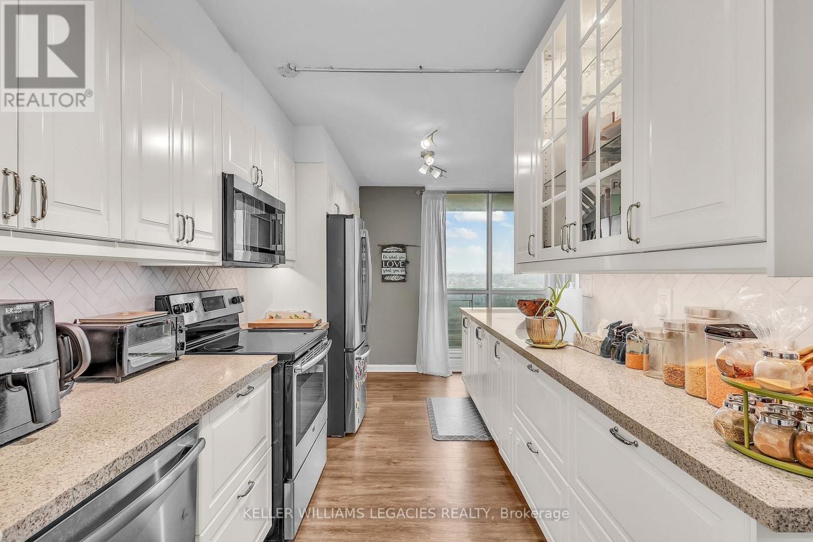 2001 - 1 Massey Square, Toronto, Ontario  M4C 5L4 - Photo 6 - E12485615