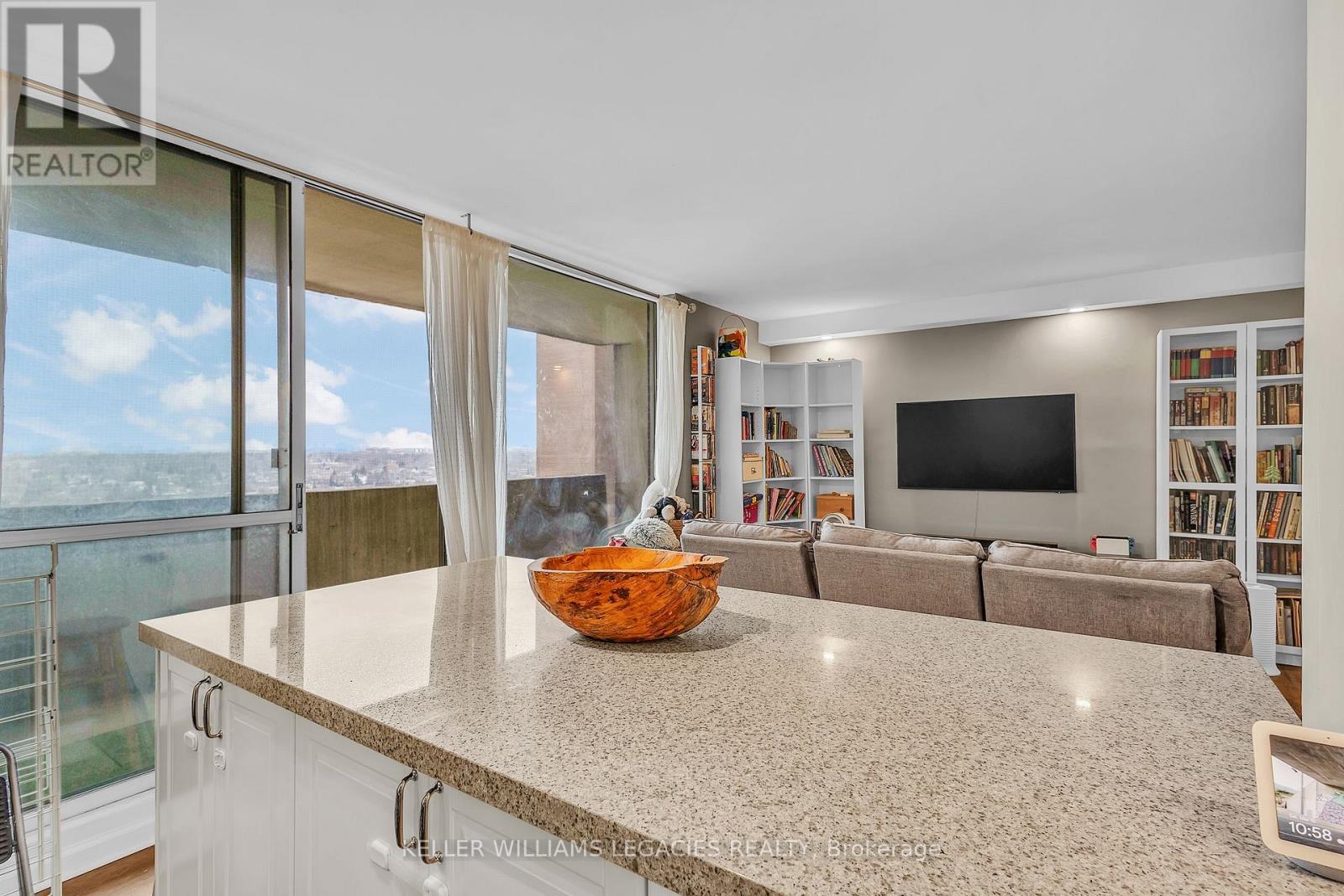 2001 - 1 Massey Square, Toronto, Ontario  M4C 5L4 - Photo 7 - E12485615