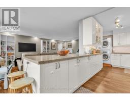 2001 - 1 MASSEY SQUARE, Toronto, Ontario