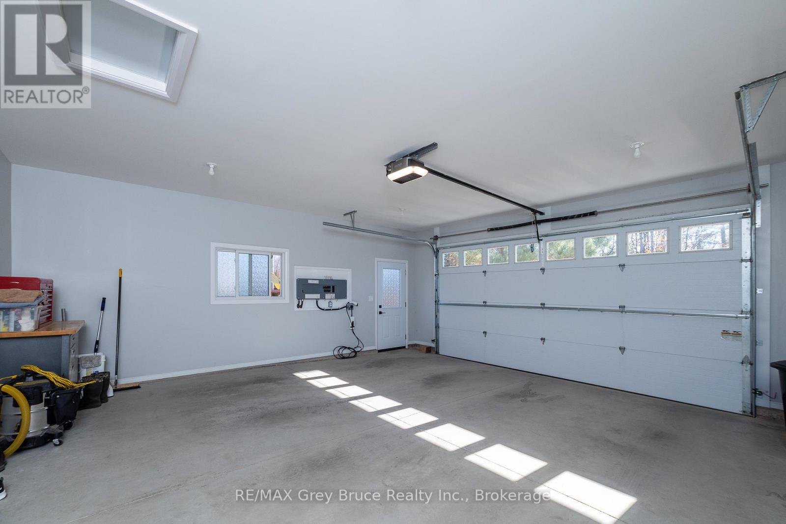 611 Sixth Street N, South Bruce Peninsula, Ontario  N0H 2G0 - Photo 27 - X12485654