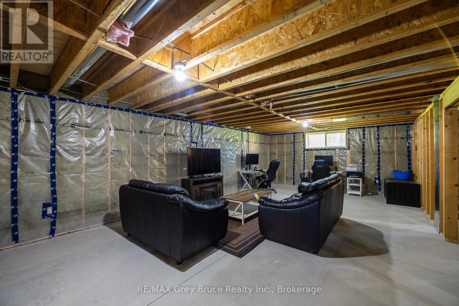 611 Sixth Street N, South Bruce Peninsula, Ontario  N0H 2G0 - Photo 23 - X12485654