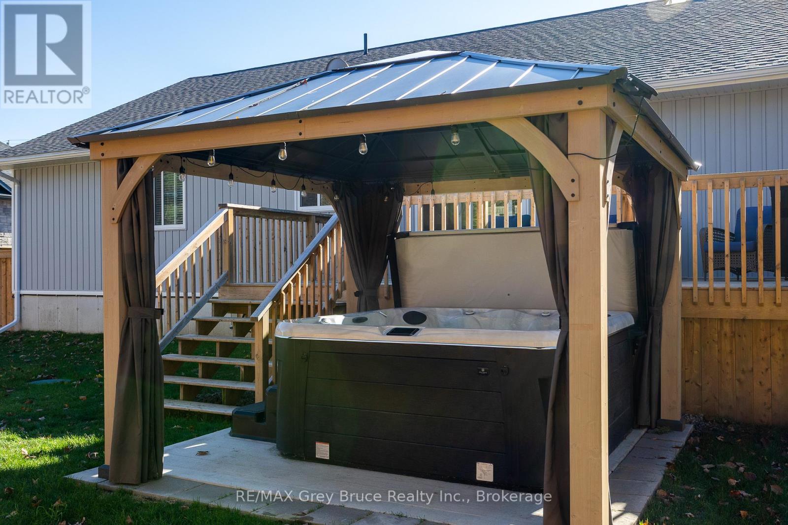 611 Sixth Street N, South Bruce Peninsula, Ontario  N0H 2G0 - Photo 31 - X12485654